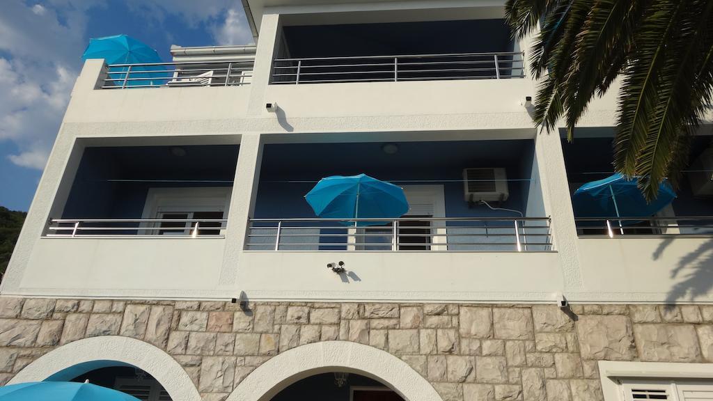 Apartments Odesa ヘルツェグ・ノヴィ エクステリア 写真